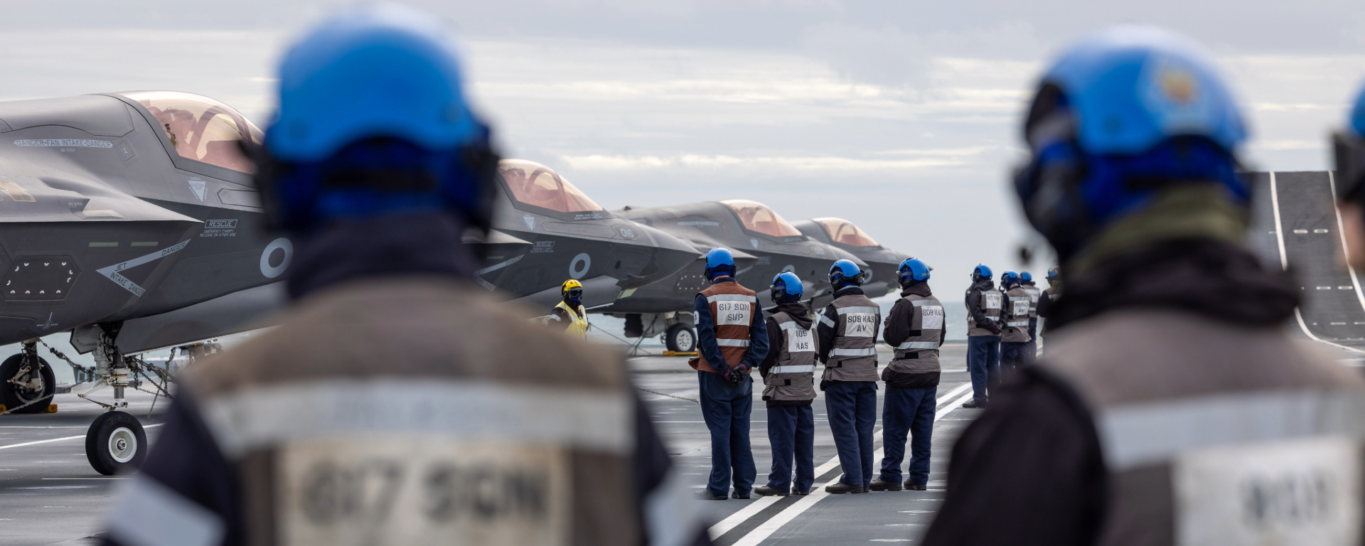 Royal_navy with aircrafts