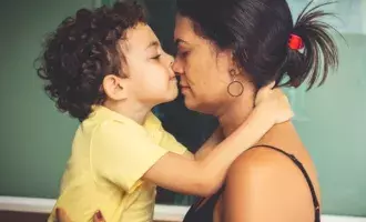 Local government - son and mother - 800*600