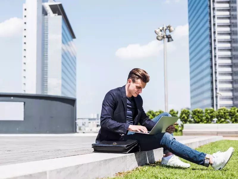 Adult filling form -661779735.png