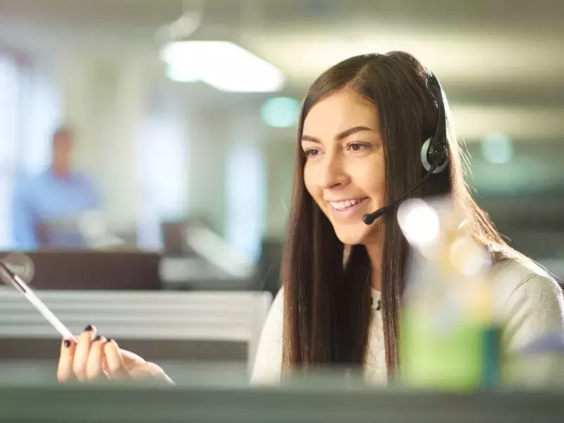 call-centre-rep