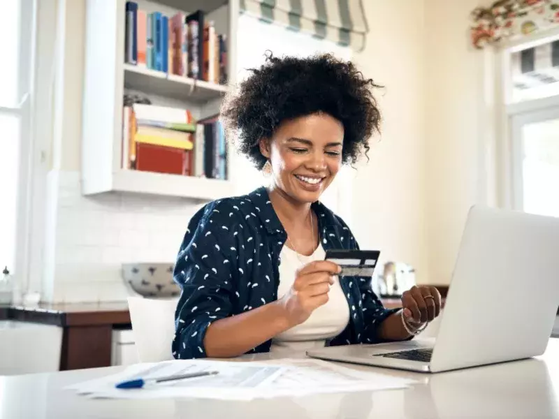 women making online payment