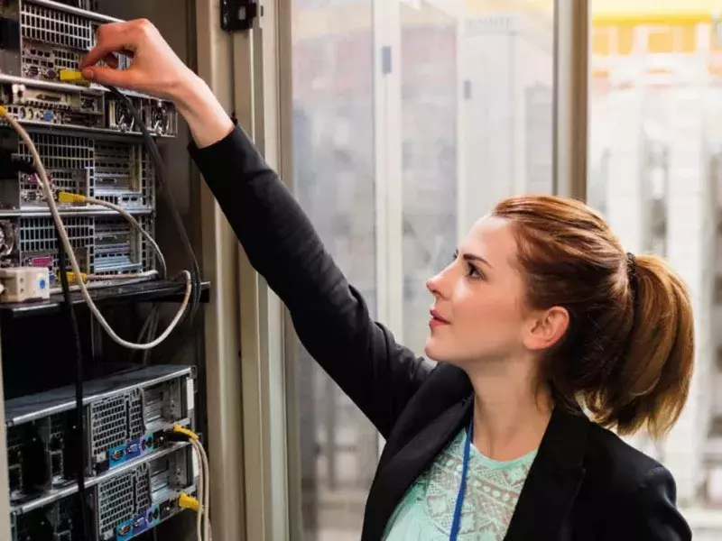 Telco-lady in server room