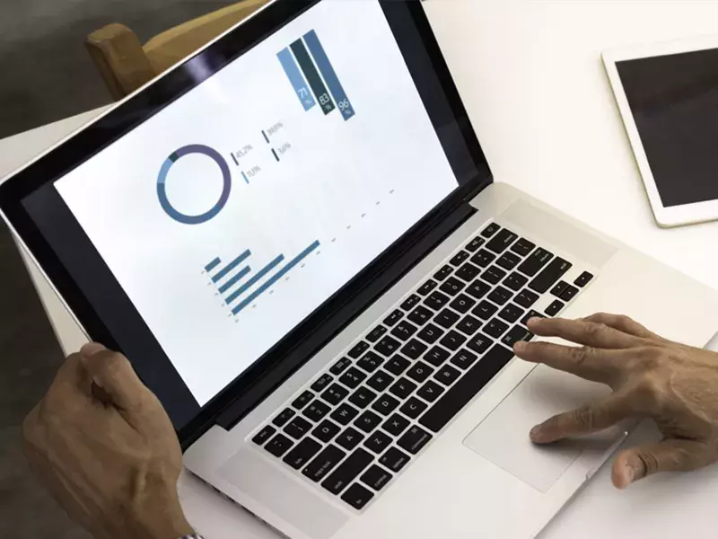 data-and-analytics-computer